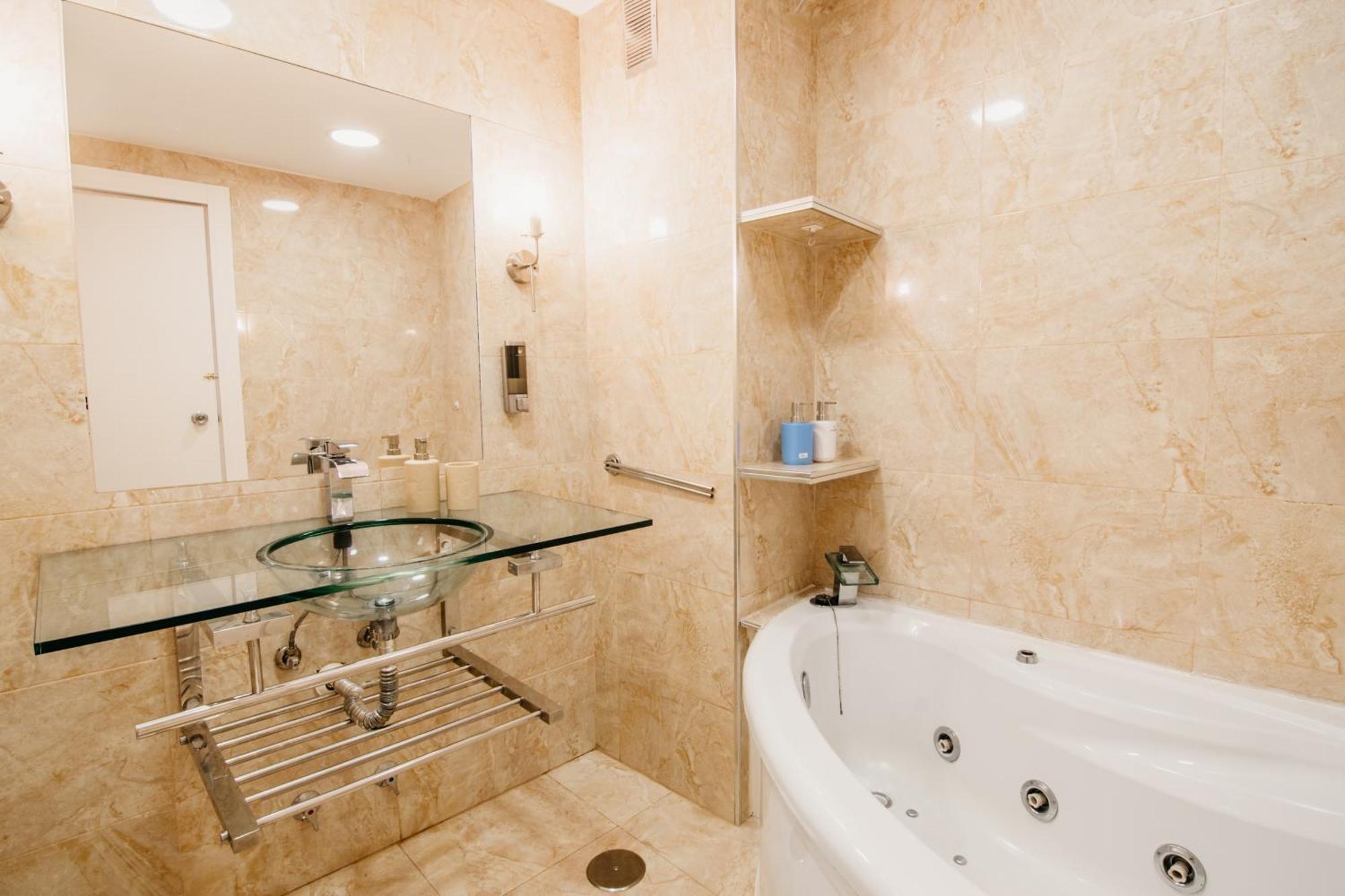 Tuguest Maria Luisa Apartment - Free Parking Гранада Экстерьер фото